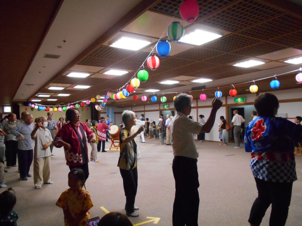 高年者センター岡崎 地域ふれあい夏祭りを行いました 岡崎市福祉事業団 高年者センター岡崎 地域ふれあい夏祭りを行いました 岡崎市福祉事業団