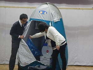 簡易トイレの設置動作確認