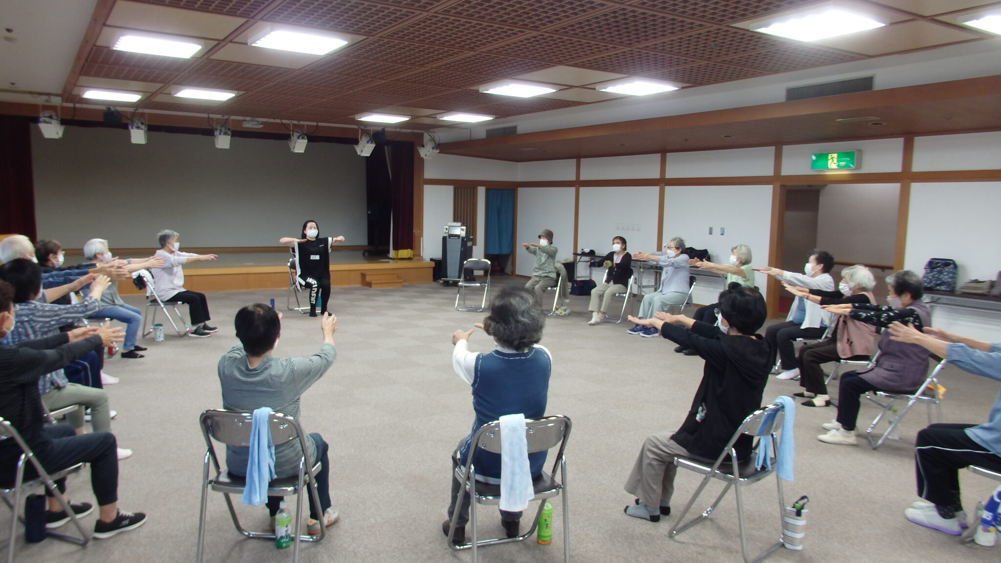 高年者センター岡崎 〈脳トレ体操講座〉 無料体験会を開催いたしました 岡崎市福祉事業団 高年者センター岡崎 〈脳トレ体操講座〉 無料体験会を開催いたしました 岡崎市福祉事業団