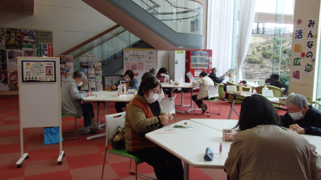 高年者センター岡崎 手作り広場を開催しました。 岡崎市福祉事業団 高年者センター岡崎 手作り広場を開催しました。 岡崎市福祉事業団